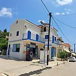 Blue Moon Apartment