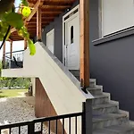 Anthos Rooms Vrasna
