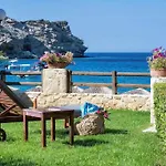 Beachfront Yellow Apt-Ligaria Beach