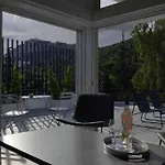 The World Is Beautiful - Cozy Rooftop In Kolonaki!