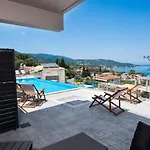 Amaryllis Luxury Apartment