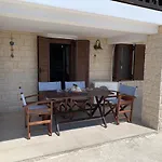 Evi\'S House