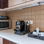 Jacuzzi Apartment - In Athens Riviera