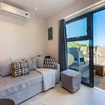 2Br Suite White Gea With Private Pool No01