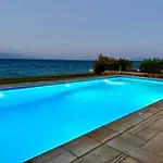 Pool Beachouse With Stunning Views