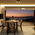 Sunshine Suite By Athens Riviera Suites