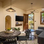 Townhall Apartment