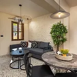 Townhall Apartment