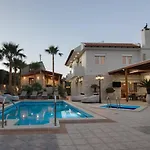 Kipo Paradiso 6 Spa Yoga & Gym Resort