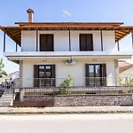 Roula\'S Cosy Home