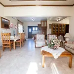 Roula\'S Cosy Home
