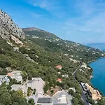 Four-Bedroom Villa Eleni By Konnect, With Private Pool & Stunning Seaview