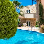 Mistral Hotel - For Solo Travelers