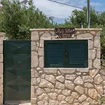 Aleli Villas With Tennis Court