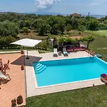 Aleli Villas With Tennis Court