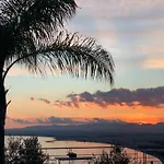 Marine\'S Lux Villa:Golden Sunset