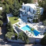 Marine\'S Lux Villa:Golden Sunset
