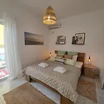 Modern Side Sea View Apartment-- Saronida