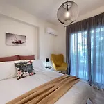 Athenean Bnb - Modern Apartments Near Marina Flisvos