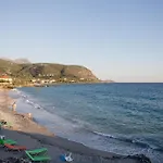 Pleiades Seaside Residences In Mani