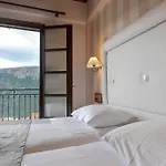 Kouros Hotel