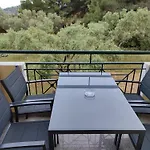 Nikos Apartments