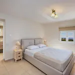 George Apartment