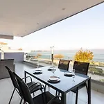 Beachfront Artemida Retreat - Peony Seabreeze Gem