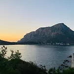 Pelagos Seafront Accommodation - Maria