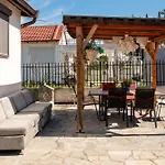 Omonia Beach House 2