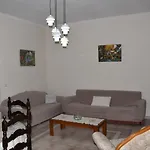 Val\'S Place