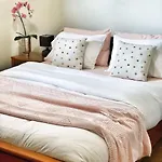 Gardenbnb- Apartment With Garden & Seaview