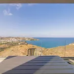Endless View Luxury Apartment By The Sea