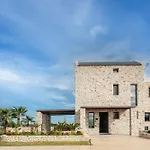 Oinolithos Luxury Villas