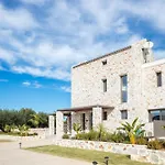 Oinolithos Luxury Villas