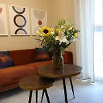 Ε121 Luxury Suites