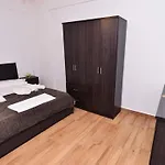 Twin\'S House