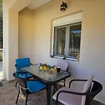 Beachfront Cozy Studio Sea View Lygaria