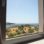 Kavos Hotel & Suites