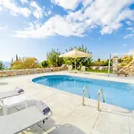 Villa Dioni Tria