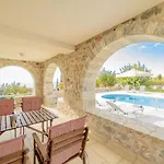 Villa Dioni Tria