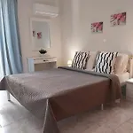 Lilis Apt In Center With Sea View