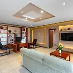 3 Roses Residence