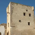 Historic Venetian Castle Ideal For Family Events!