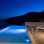 Villa Kastos - Stylish Luxury Villa With Direct Sea Access
