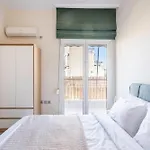 City Oasis: Newly Renovated 2Br Apt In City Center