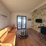 Beachfront 2Br Garden Bbq Seaview Quietretreat