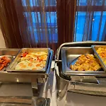 Annita\'S Village Hotel