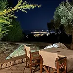 Olive Grove Cottage - Excellent View