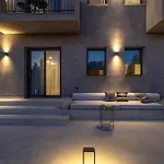 Topos Suites